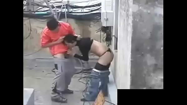 مصري زانق خطيبته علي السطوح وبتمص له زبره